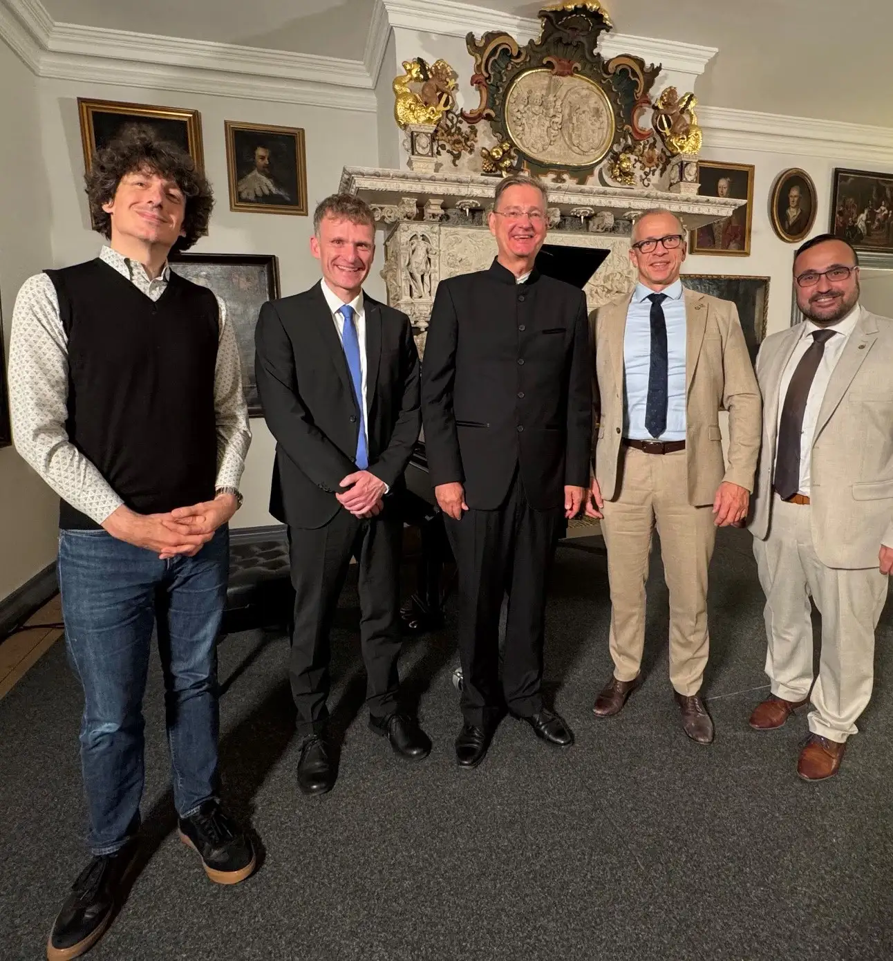 (von rechts) Bürgervorsteher Robert Koch, Bürgermeister Martin Kindl, Preisträger Dr. Ulf Bästlein, Dr. Christian Demandt, Leiter des Storm-Zentrums und Prof. Dr. Philipp Theisohn, Präsident der Theodor-Storm-Gesellschaft.