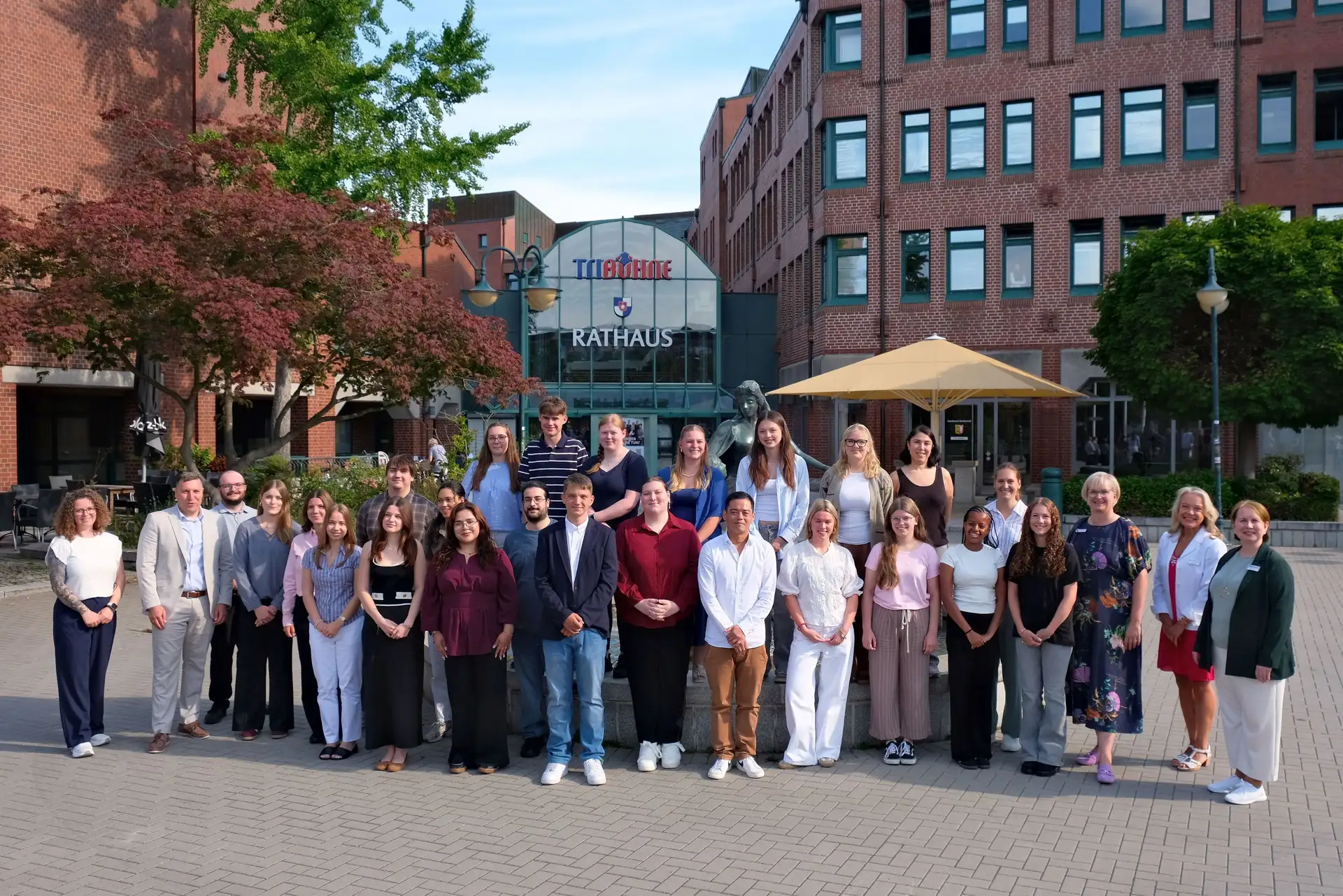 23 neue Auszubildende und Dual-Studierende starten bei der Stadt Norderstedt